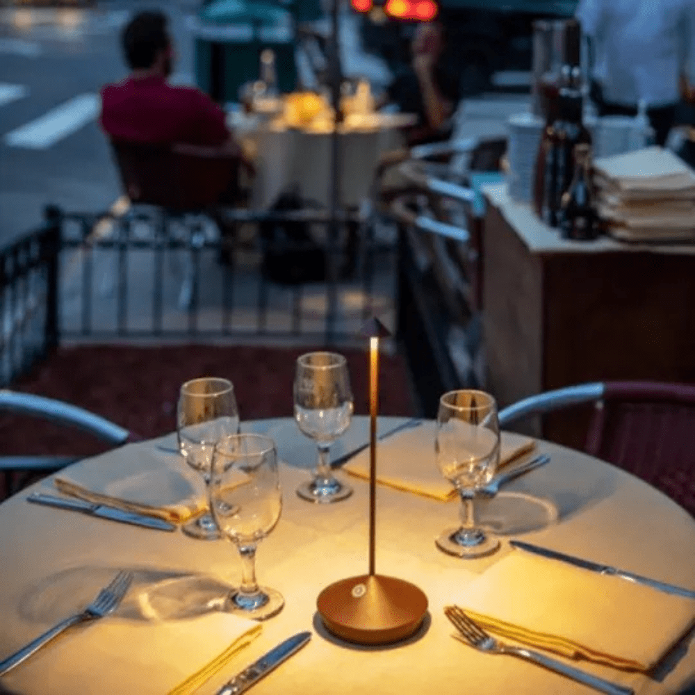 Vionara - Lampe de table LED sans fil en aluminium brossé | Vionara