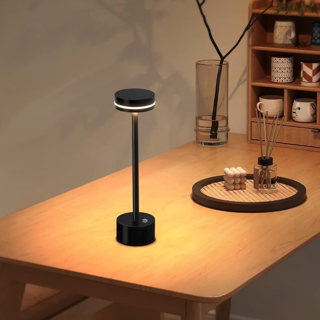Vionara - Lampe de table aluminium rechargeable, intensité réglable | Vionara