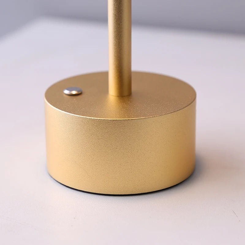 Vionara - Lampe de table aluminium rechargeable, intensité réglable | Vionara
