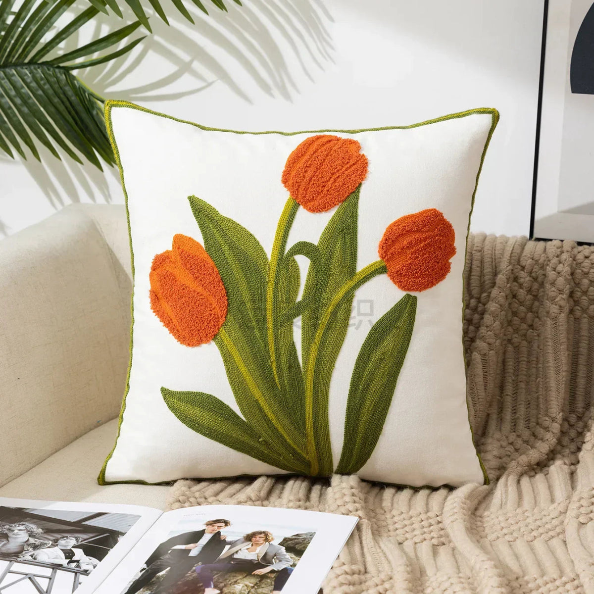 Vionara - Housse de coussin en coton brodé – Motif floral rustique | Vionara