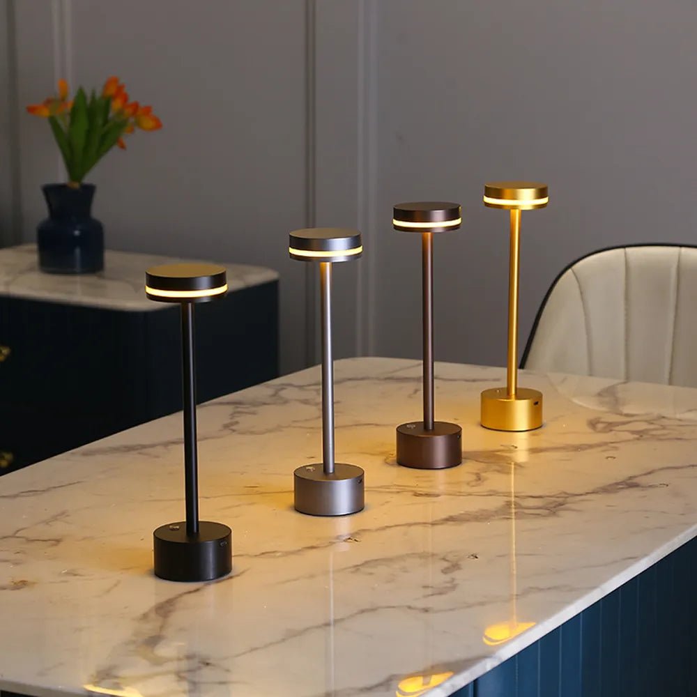 Vionara - Lampe de table aluminium rechargeable, intensité réglable | Vionara