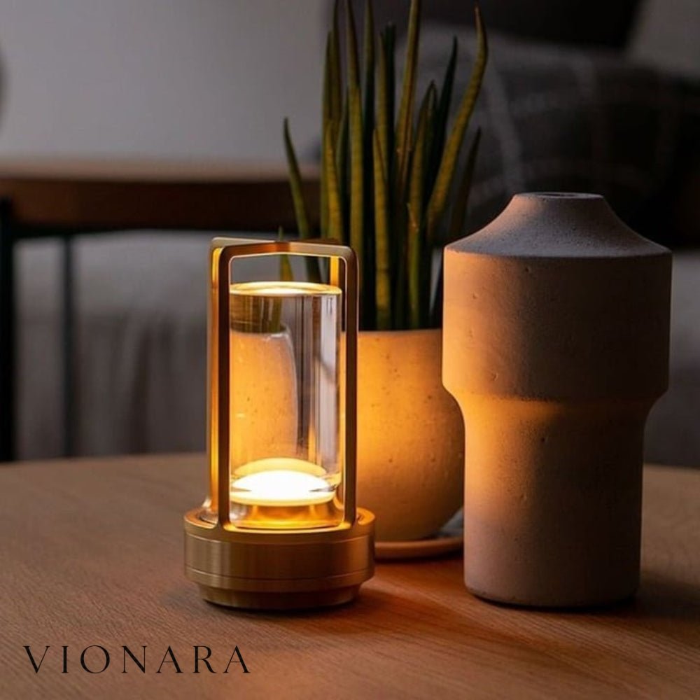 Vionara - Lampe de table dimmable en cristal et métal texturé | Vionara