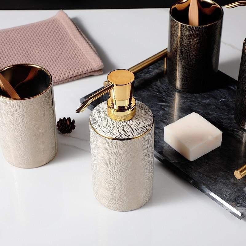 Vionara - Ensemble accessoires salle de bain céramique bords dorés | Vionara