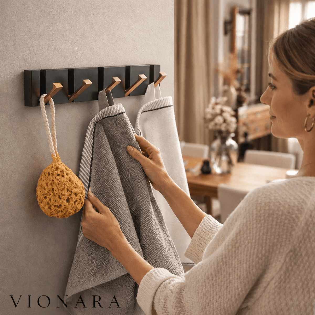 Vionara - Patère murale pliante en acier minimaliste | Vionara