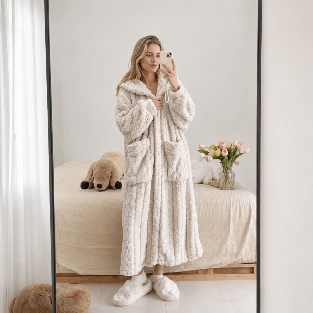 Lightweight textured cotton bathrobe with hood for indoor use | Vionara