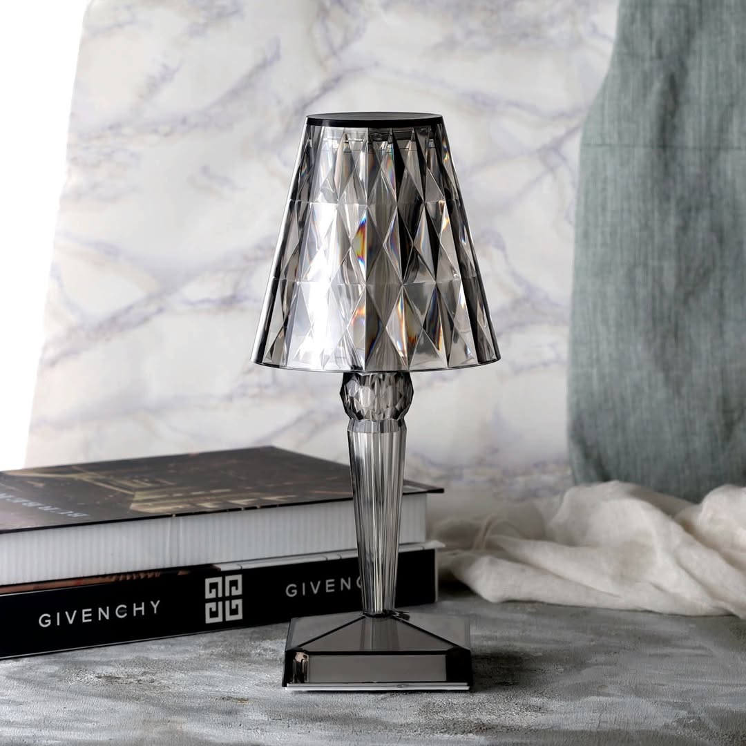 Vionara - Lampe de table en cristal acrylique texturé | Vionara