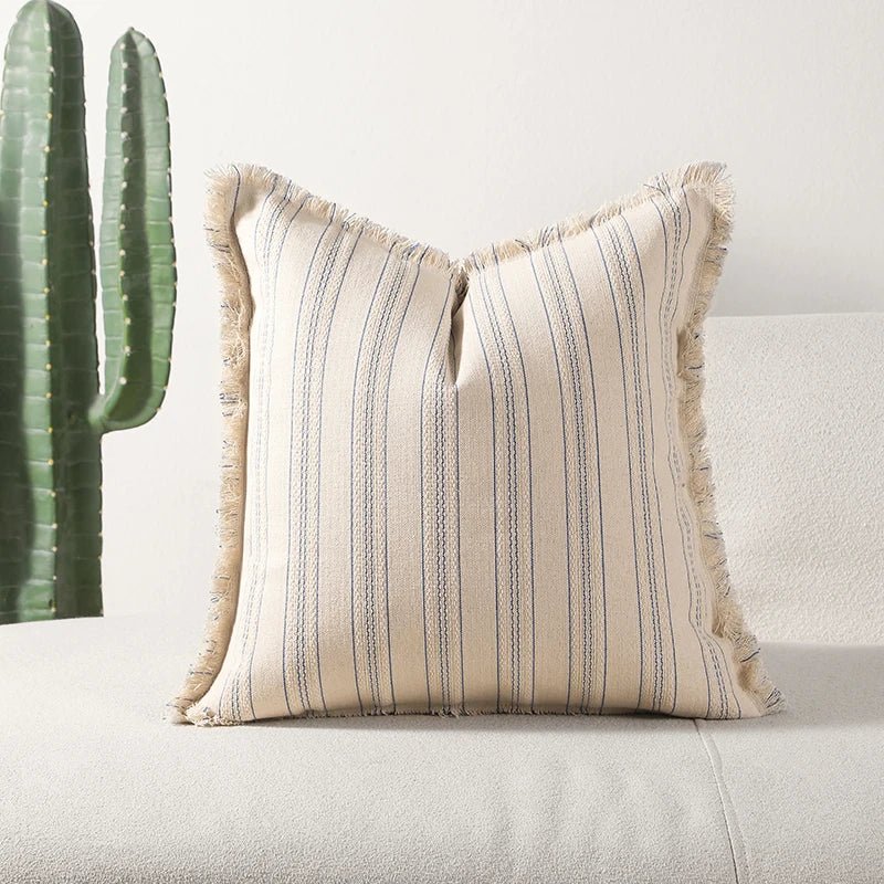 Vionara - Housse de coussin jacquard à franges en coton mélangé | Vionara
