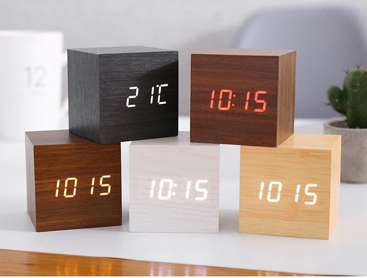 Vionara - Réveil LED en bois minimaliste avec affichage numérique | Vionara