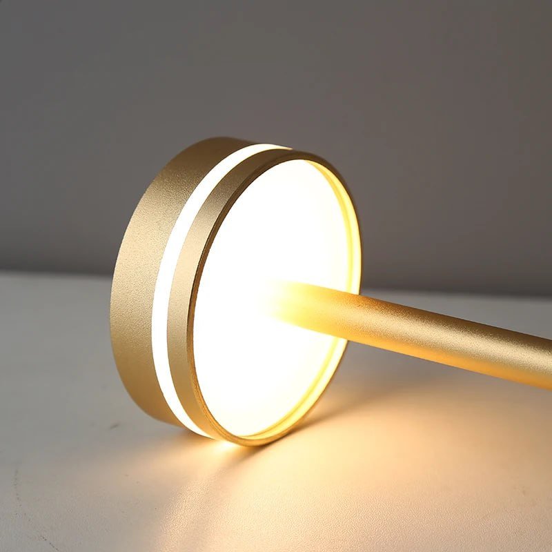 Vionara - Lampe de table aluminium rechargeable, intensité réglable | Vionara