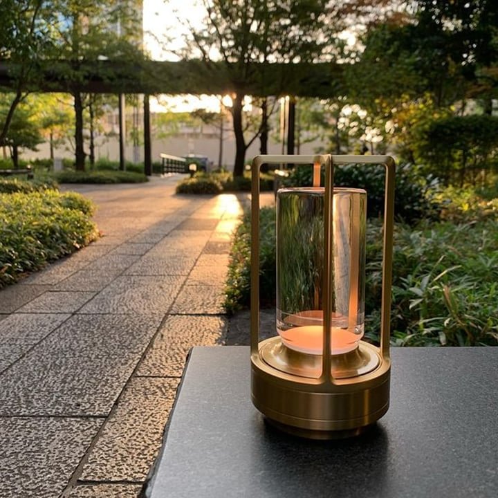 Vionara - Lampe de table dimmable en cristal et métal texturé | Vionara
