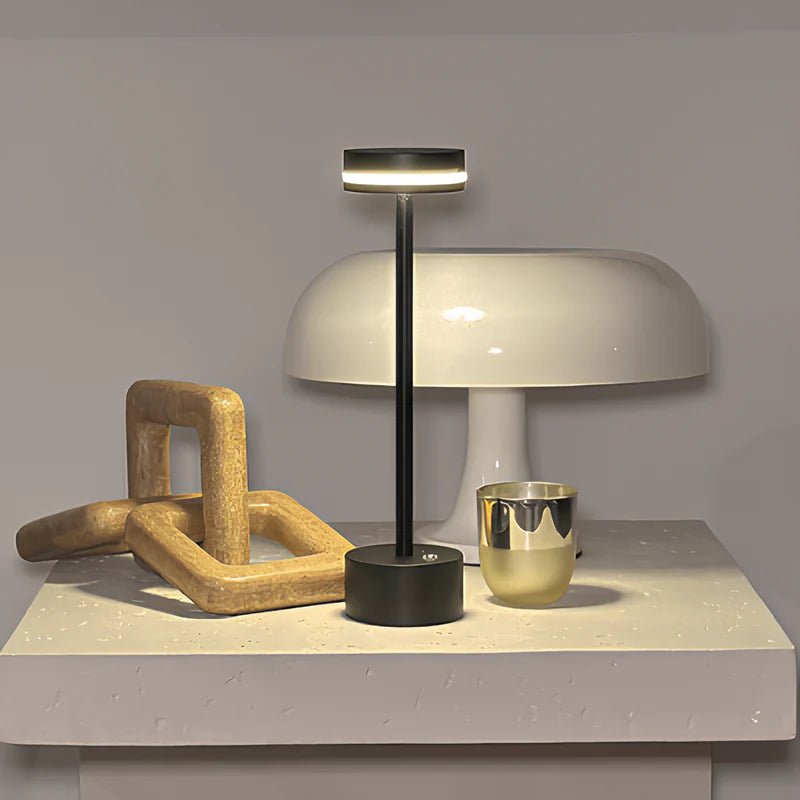 Vionara - Lampe de table aluminium rechargeable, intensité réglable | Vionara