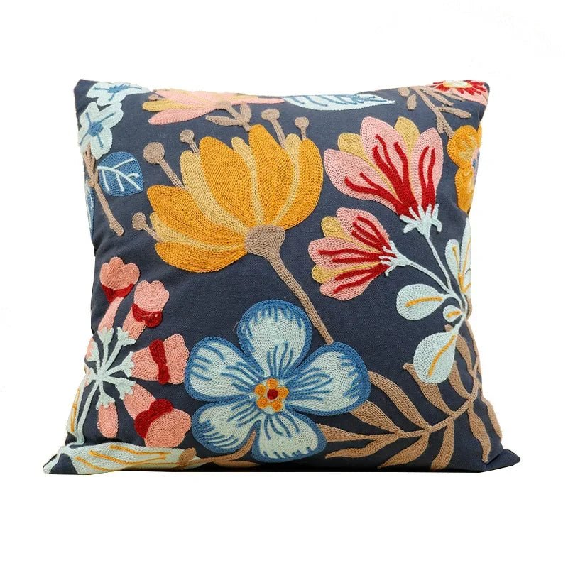 Vionara - Housse de coussin en coton brodé – Motif floral rustique | Vionara