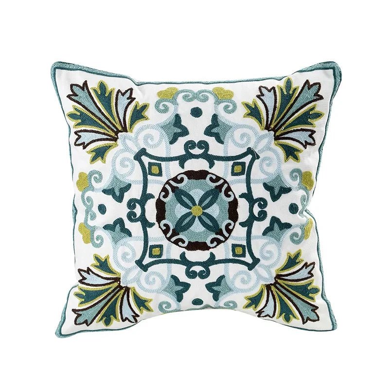 Vionara - Housse de coussin en coton brodé – Motif floral rustique | Vionara