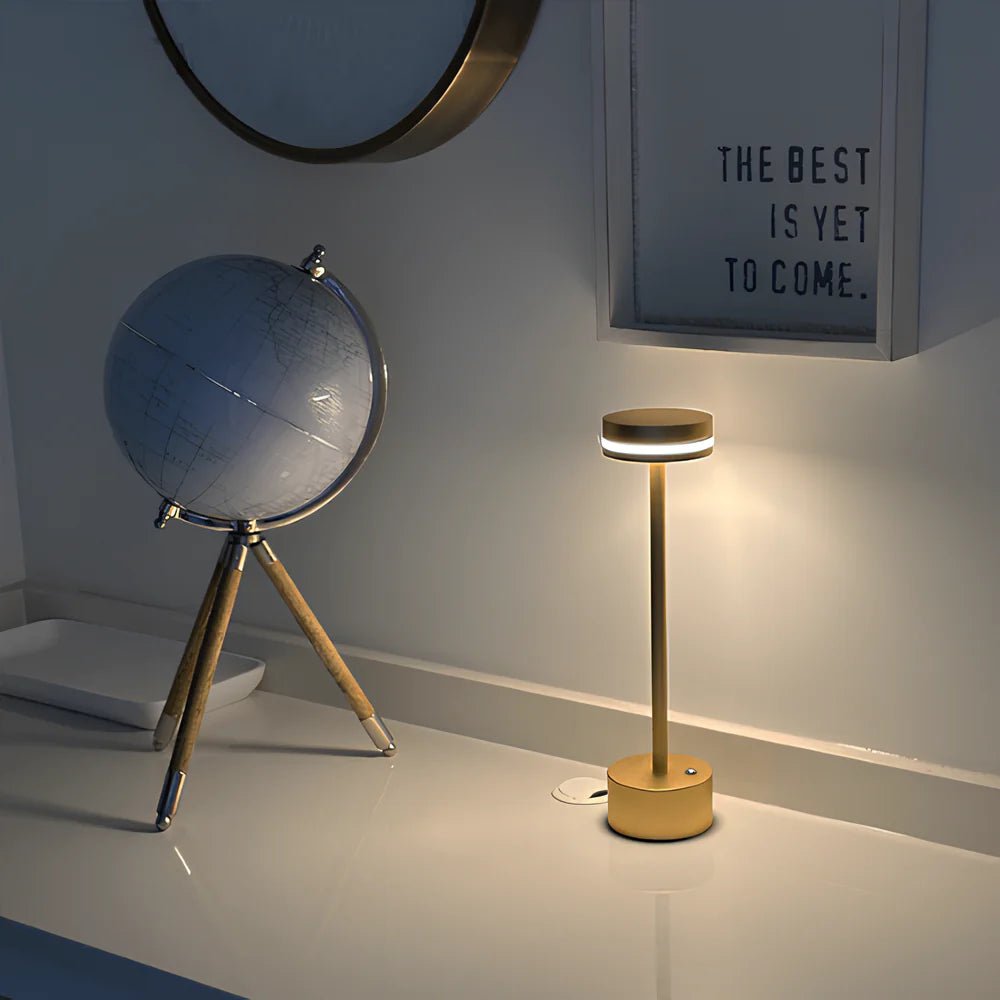 Vionara - Lampe de table aluminium rechargeable, intensité réglable | Vionara