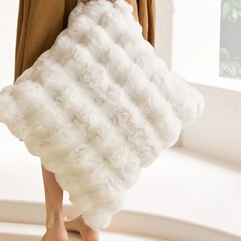 Vionara - Housse de coussin décoratif en fausse fourrure douce