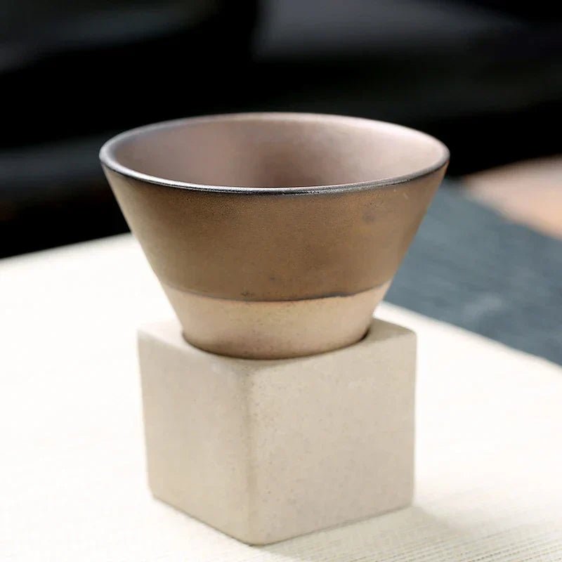 Vionara - Tasse en céramique japonaise faite main, forme conique | Vionara