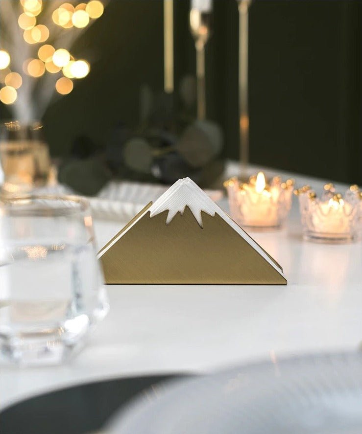 Vionara - Porte-serviettes de table en acier doré au design sculptural | Vionara