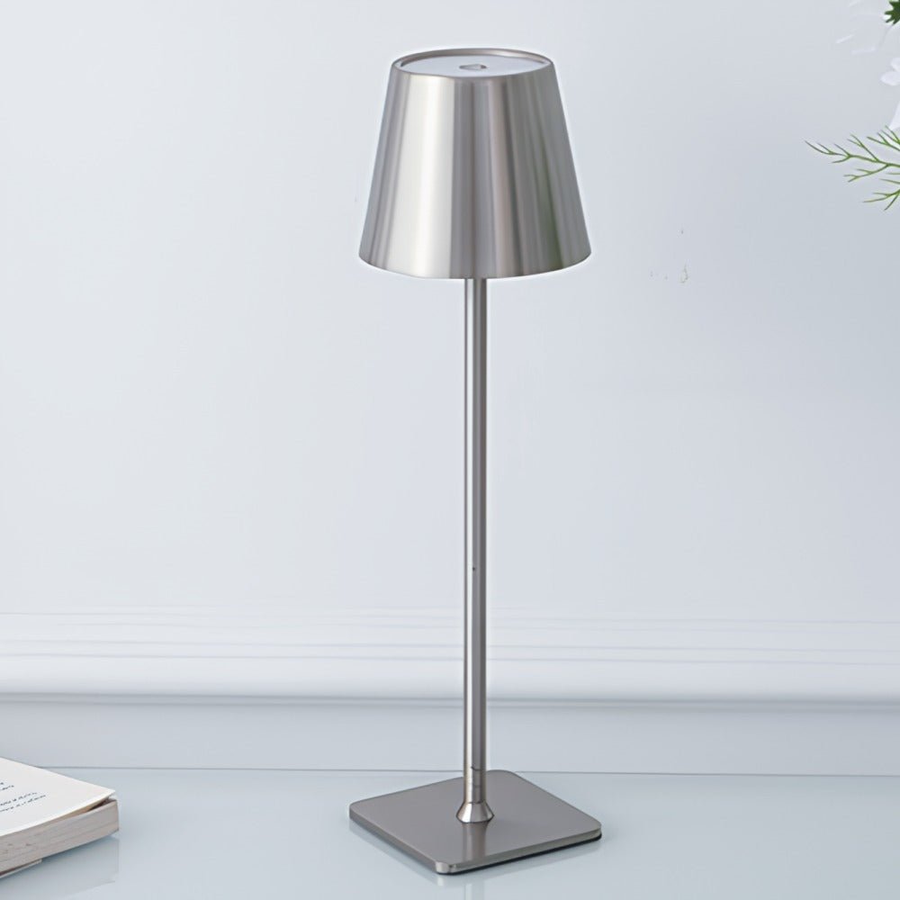 Vionara - Lampe de table haute en fer minimaliste | Vionara