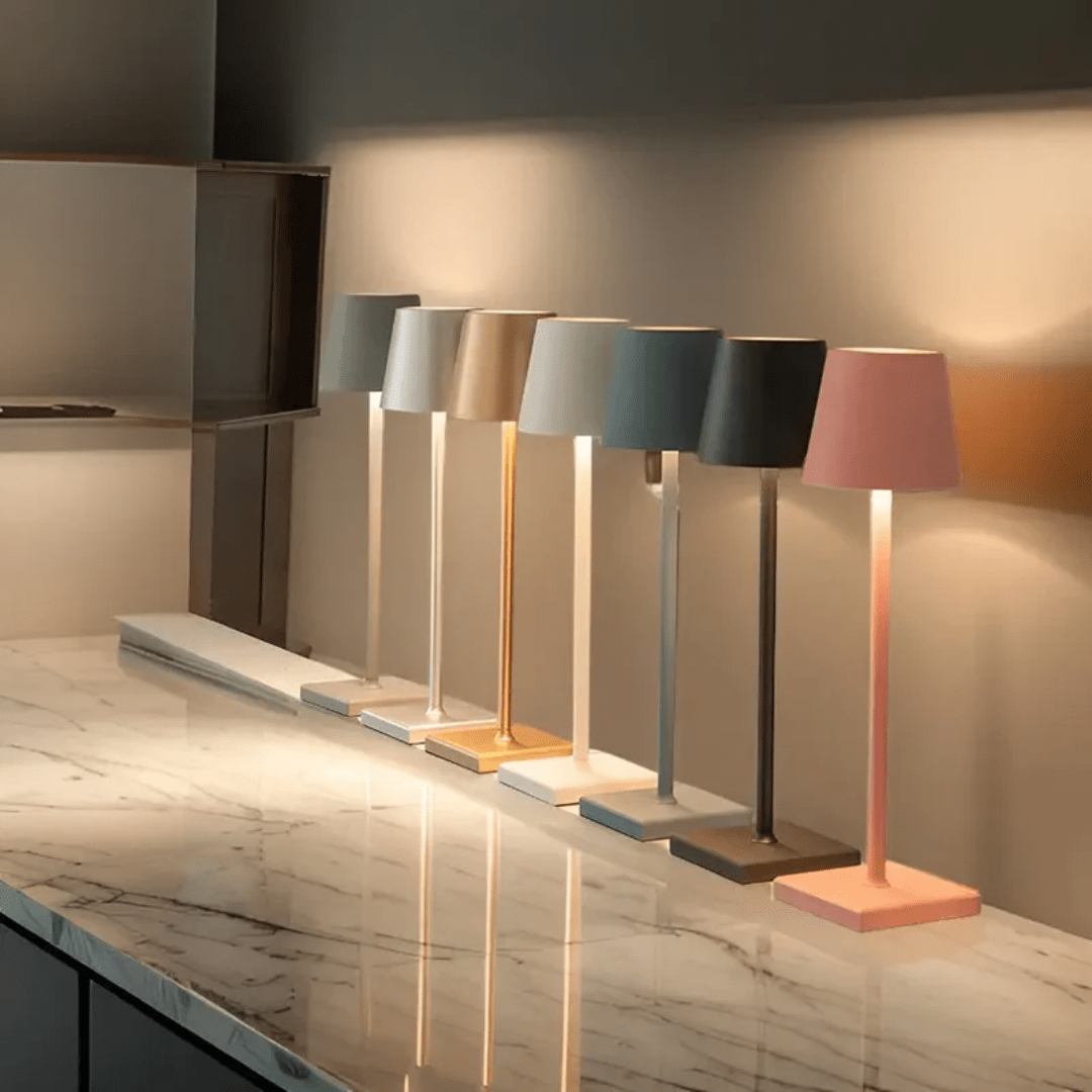 Vionara - Lampe de table rechargeable en aluminium minimaliste | Vionara