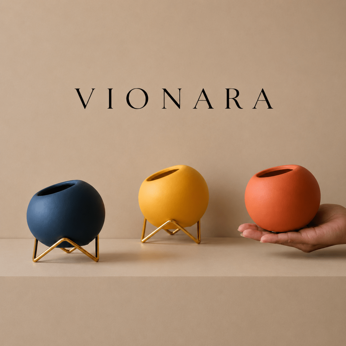 Vionara - Cache-pot en céramique texturée sur pied en métal | Vionara