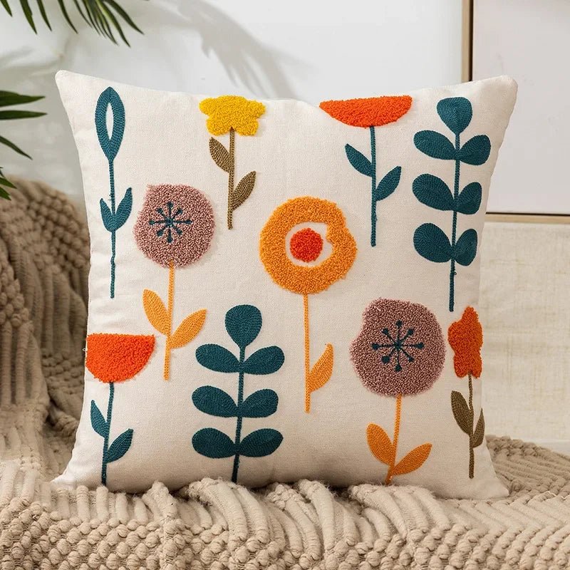 Vionara - Housse de coussin en coton brodé – Motif floral rustique | Vionara