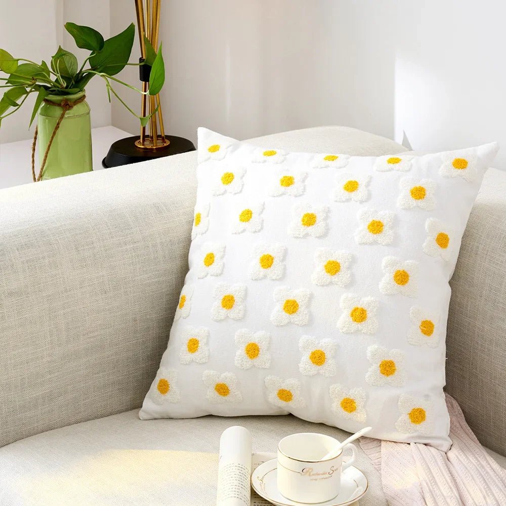 Vionara - Housse de coussin en coton brodé – Motif floral rustique | Vionara