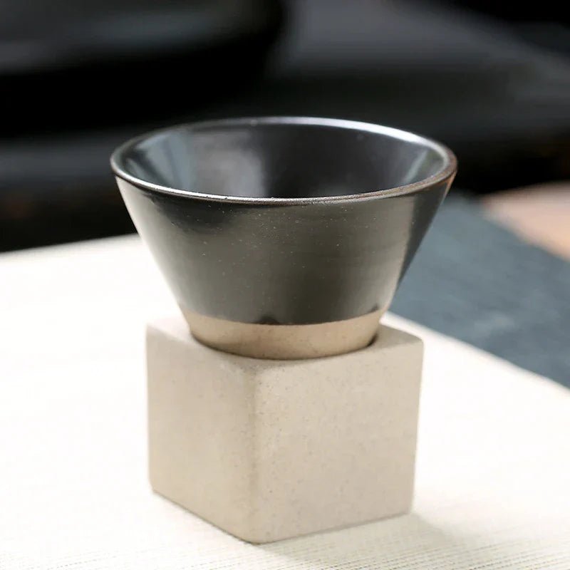 Vionara - Tasse en céramique japonaise faite main, forme conique | Vionara