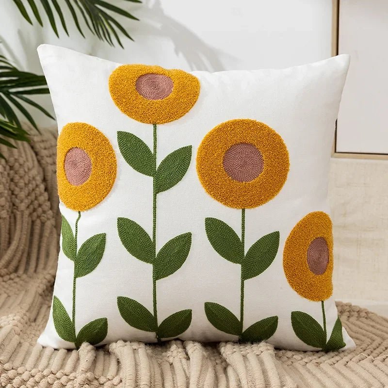 Vionara - Housse de coussin en coton brodé – Motif floral rustique | Vionara