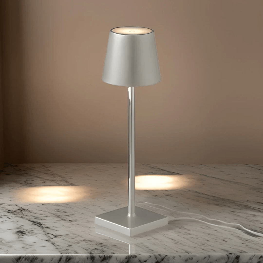 Vionara - Lampe de table rechargeable en aluminium minimaliste | Vionara