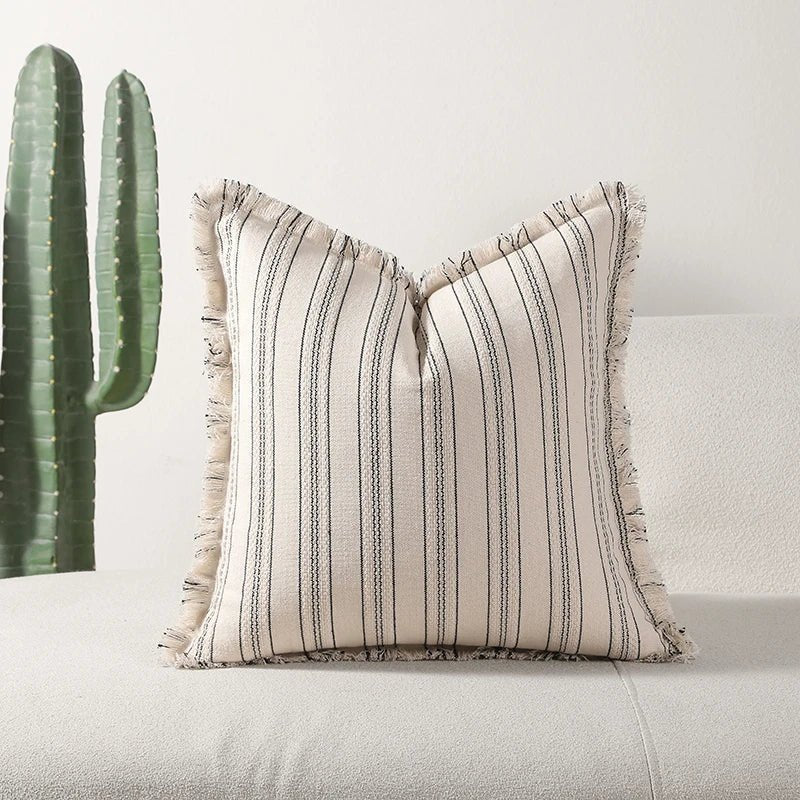 Vionara - Housse de coussin jacquard à franges en coton mélangé | Vionara