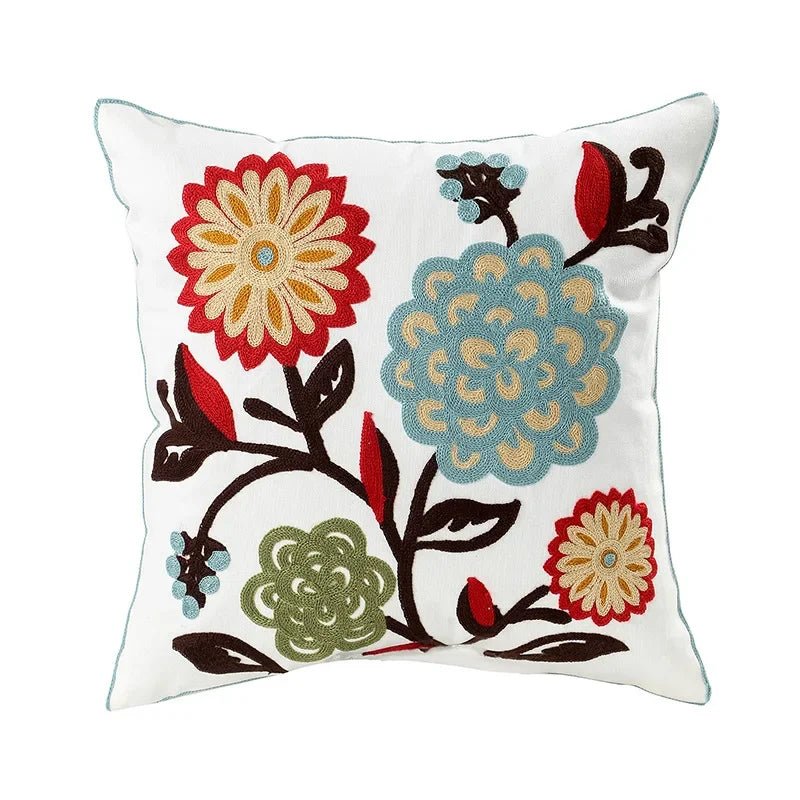 Vionara - Housse de coussin en coton brodé – Motif floral rustique | Vionara